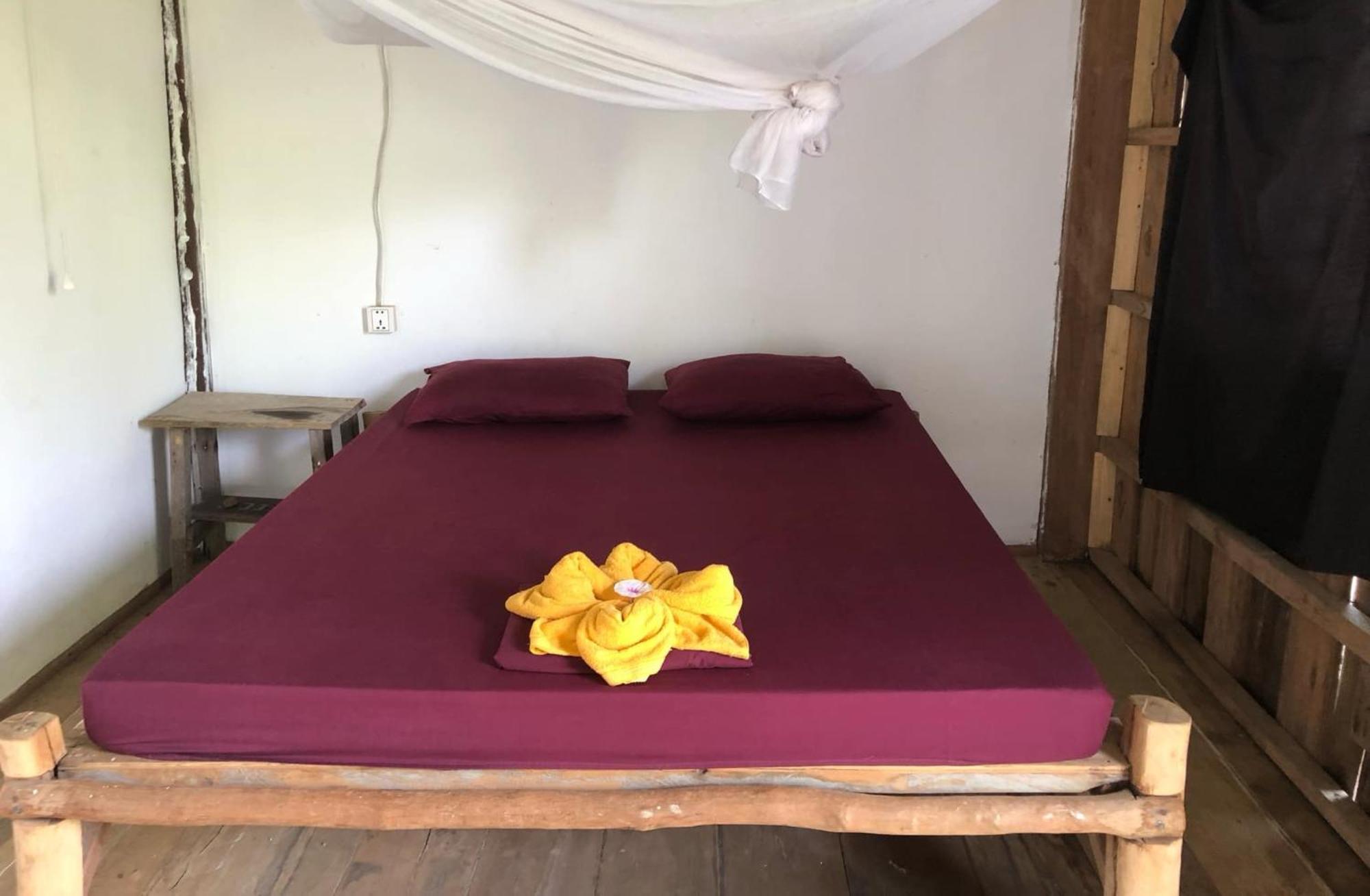 The Bonsai Hostel Koh Rong Sanloem Bagian luar foto