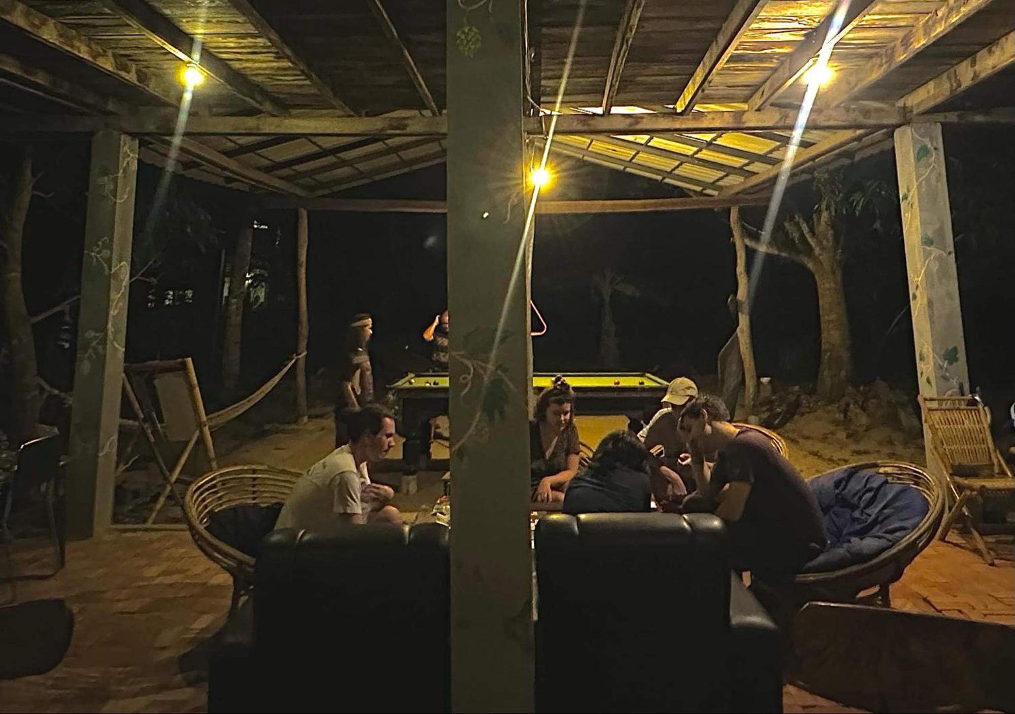 The Bonsai Hostel Koh Rong Sanloem Bagian luar foto